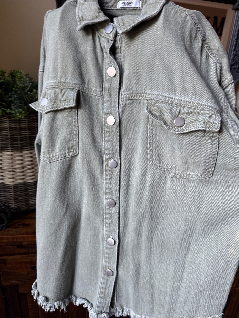 Women’s Army Green Button-Up Shacket - Picture 5 of 7